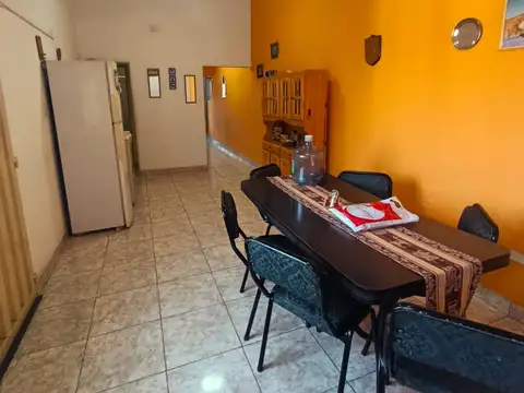 Casa 6 ambientes con 1 baño