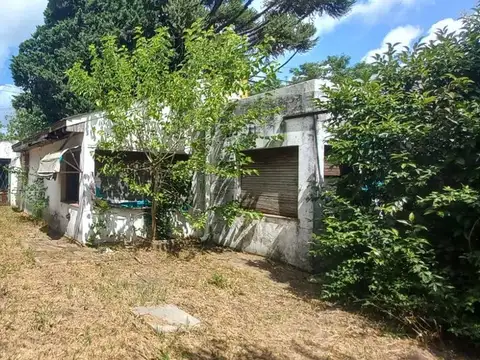 Casa 7 ambientes con 1 baño