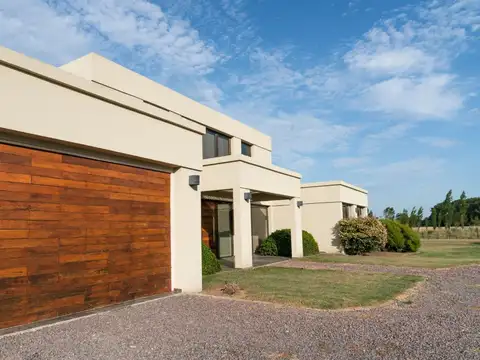 CASA en venta BENQUERENCIA FARM CLUB