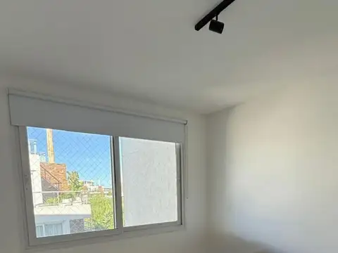 Barrio Castaños. Complejo La BALCONADA , alquiler anual departamento de 3 ambientes: 2 baños( suite) balcón con parrilla!