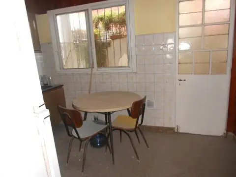 Depto Tipo Casa en Alquiler 50 años