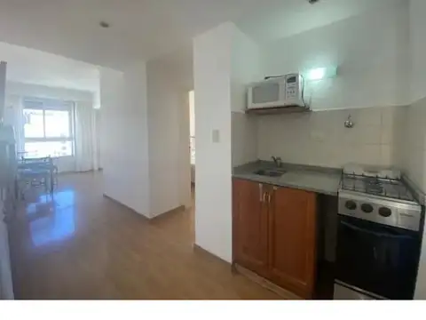 Venta Departamento 2 Ambientes más vestidor y/o escritorio con ventana/ Luminoso/ Plaza San Martin