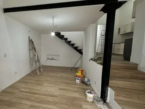 Depto Tipo Casa en Venta de 3 ambientes