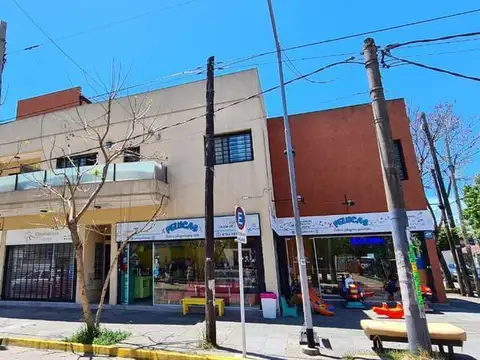 Local en Venta en Villa Ballester - Esquina - Frente a  Hospital Marengo