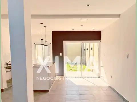 Depto Tipo Casa en Alquiler de 2 dormitorios