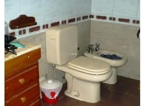 CASA A NUEVA! CON GRAN COCHERA Y EXCELENTE QUINCHO