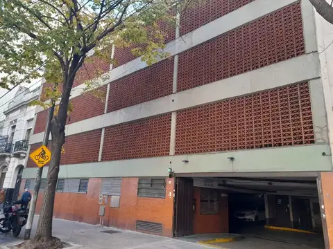 Cochera en venta Rivadavia al 4100
