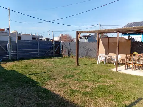 Casa 2 ambientes con 1 baño