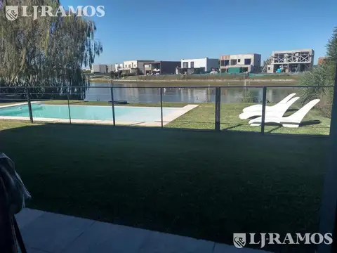 Casa en el Barrio Islas, El Canton, Escobar