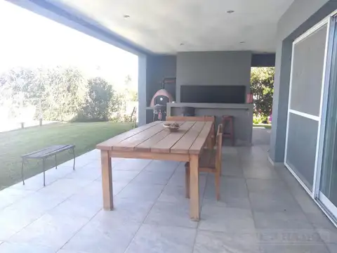 Barrio Islas, El Canton