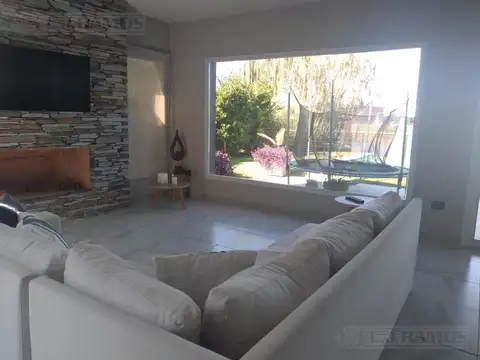 Casa en Venta en El Cantón - Barrio Islas, USD 389.000