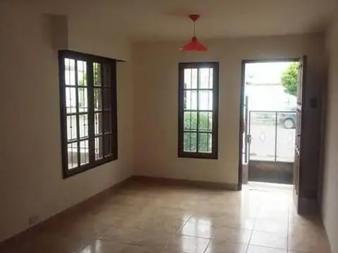 Casa en venta - 2 dormitorios 1 baño - 170mts2 - Rawson