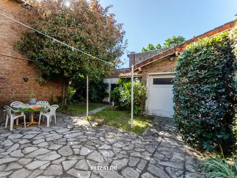 Casa 5 ambientes con 2 baños