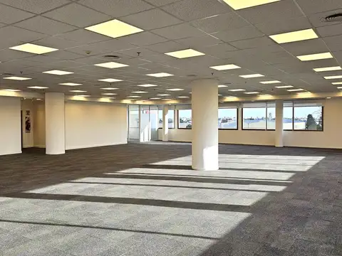 Oficina en Alquiler con 51 cocheras