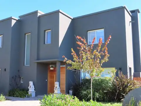 ACCESO A EL CANTON 100