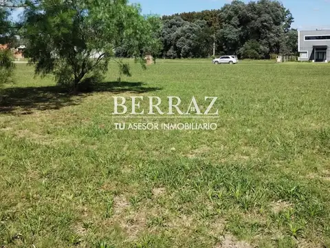 Lote venta de 1233 m2 al golf en Medal Country Club Pilar