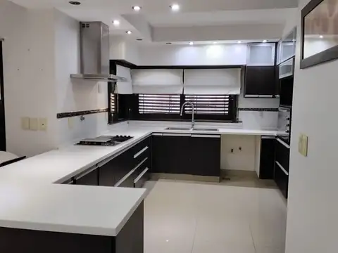 VENTA V. SARMIENTO 6 AMB PILETA QUINCHO APTO CRED