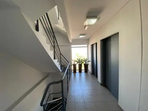 Av. Presidente Peron al 1700 Piso 6 Dpto J