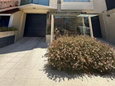 Depto en Alquiler-  3 amb con balcón y garage. V Ballester.