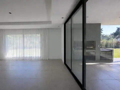 Casa en Alquiler de 4 dormitorios