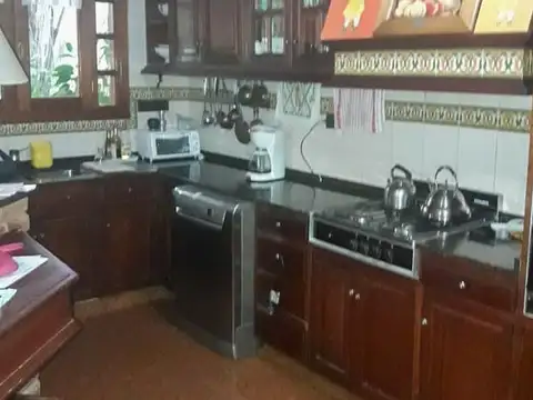 Casa 6 ambientes con 3 baños