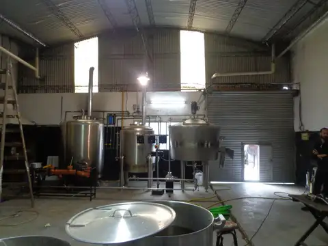 Galpón con vivienda