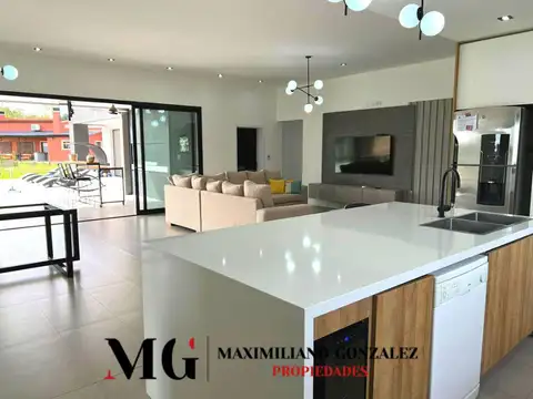 Casa 5 ambientes con 3 baños