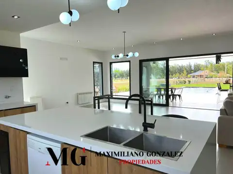 Casa en Venta con 1 cochera