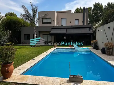Casa en Venta en Los Naranjos, USD 320.000