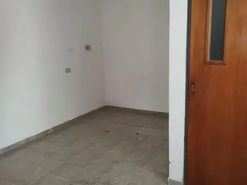 Casa 9 ambientes con 4 baños