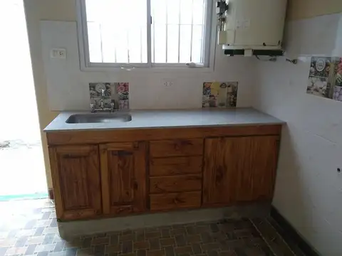 Depto Tipo Casa en Alquiler en Lomas de Zamora, $ 650.000