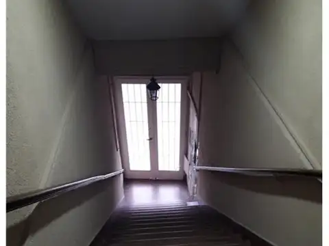 VENTA DE OFICINA 3 AMBIENTE SOBRE AV.MAIPU SIN EXP