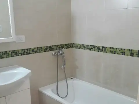 DEPTO 2 AMB AMPLIO CON COCHERA-CENTRO DE SAN MARTIN-