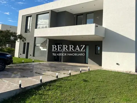 Casa venta 5 ambientes en Altos de Campo Grande Pilar lote de 803 m2