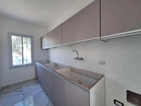 Casa en Alquiler en El Canton, USD 2.500