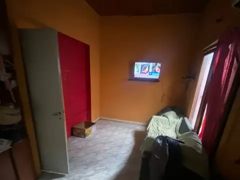 CASA A REFACCIONAR - IMPORTANTE TERRENO