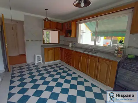 Casa en Alquiler con 1 cochera