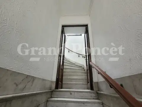 PH 4 ambientes con patio y dos dependencias