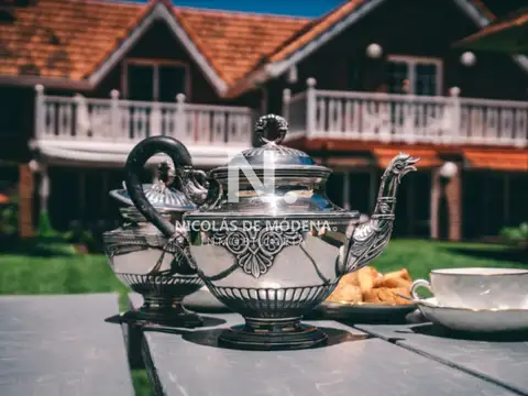 Chalet Ingles en Zona Residencial en Pinares, de 4 dormitorios.