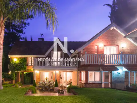 Casa 5 ambientes con 4 baños