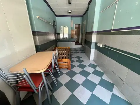 Propiedad Multifamiliar en Block: 2 locales + 2 Ph de 4 y 3 Ambientes. Apto Credito