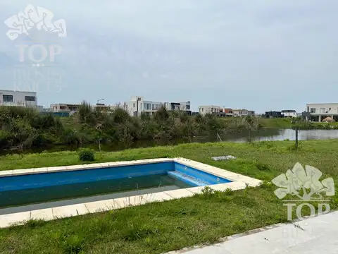 Casa 4 ambientes con 4 baños