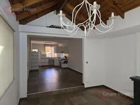 Depto Tipo Casa en Alquiler de 3 ambientes