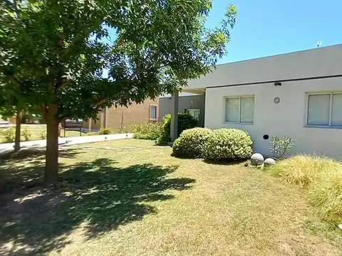 Casa en Venta en Countries y Barrios Cerrados en Pilar, USD 164.000