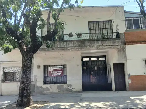 Barracas - Casa sobre lote propio, 6 ambientes -