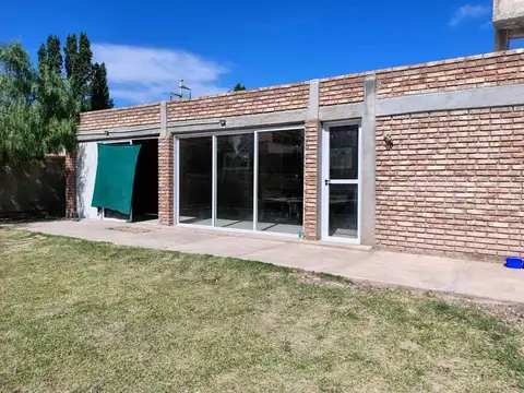 Remax vende terreno B Quinta de Russell c/pileta.