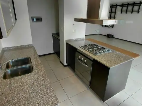 Alquiler departamento 3 ambientes de categoria con balcon y parrilla en Haedo.