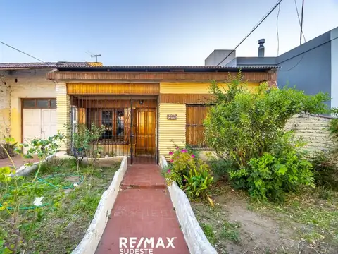 Gran oportunidad: casa, departamento y galpón