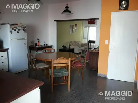 Depto Tipo Casa en Venta de 4 ambientes