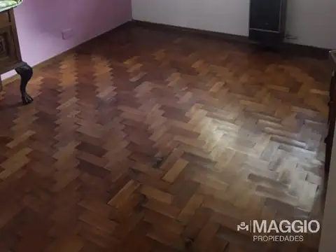 Depto Tipo Casa 4 ambientes con 2 baños